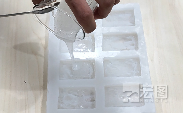 硅膠模具能倒液體硅膠嗎？