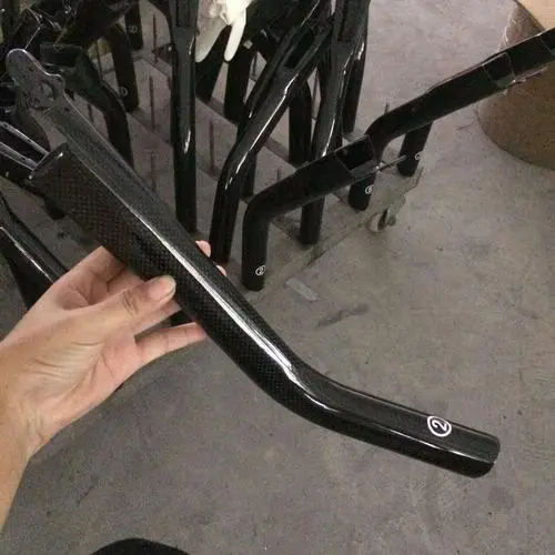 碳纖維復合材料成型工藝中輔助硅橡膠怎么選擇和應(yīng)用